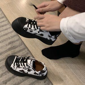 High rise sports shoes